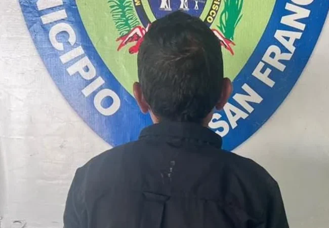 Detenido por golpear a su abuelo de 78 años en San Francisco