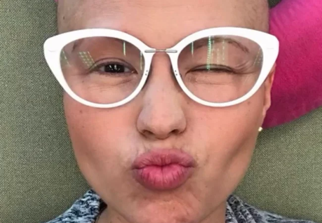 "Con Dios no siempre hay que entender": La actriz venezolana Carmen Alicia comparte emotivo mensaje en el inicio del Mes Rosa