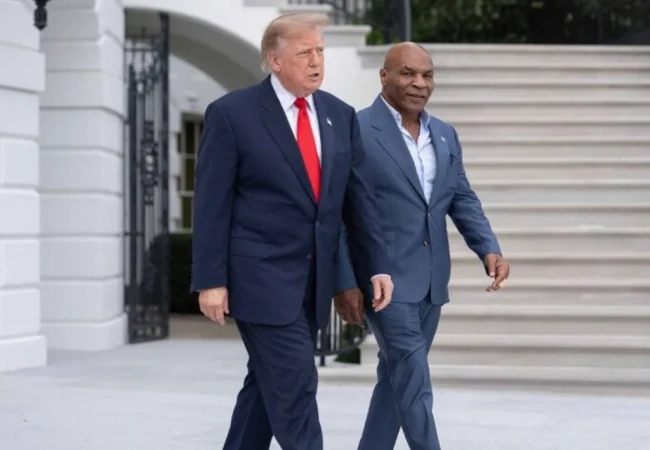 Donald Trump recibe a Mike Tyson en la Casa Blanca y lo suma a su acto de campaña en Nueva York