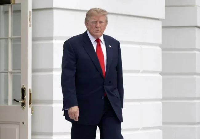 Trump sugiere rebautizar el océano Atlántico o el Pacífico con su nombre o llamarlo "Océano de las Américas"