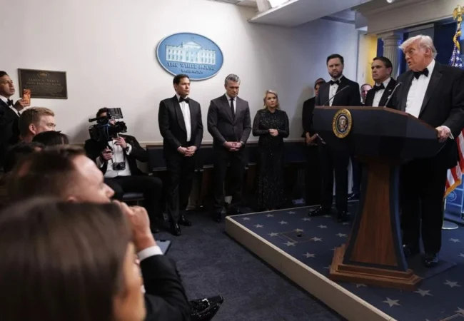 Revés judicial para Trump: Un juez restituye el acceso de los medios vetados a la Casa Blanca
