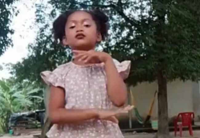 Nació para ser reina: Niña apureña se hace viral con sus pasarelas al mejor estilo del Miss Venezuela